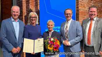 Sozialministerin Ulrike Scharf würdigt Renate Ernst aus Vöhringen für ihren ehrenamtlichen Einsatz