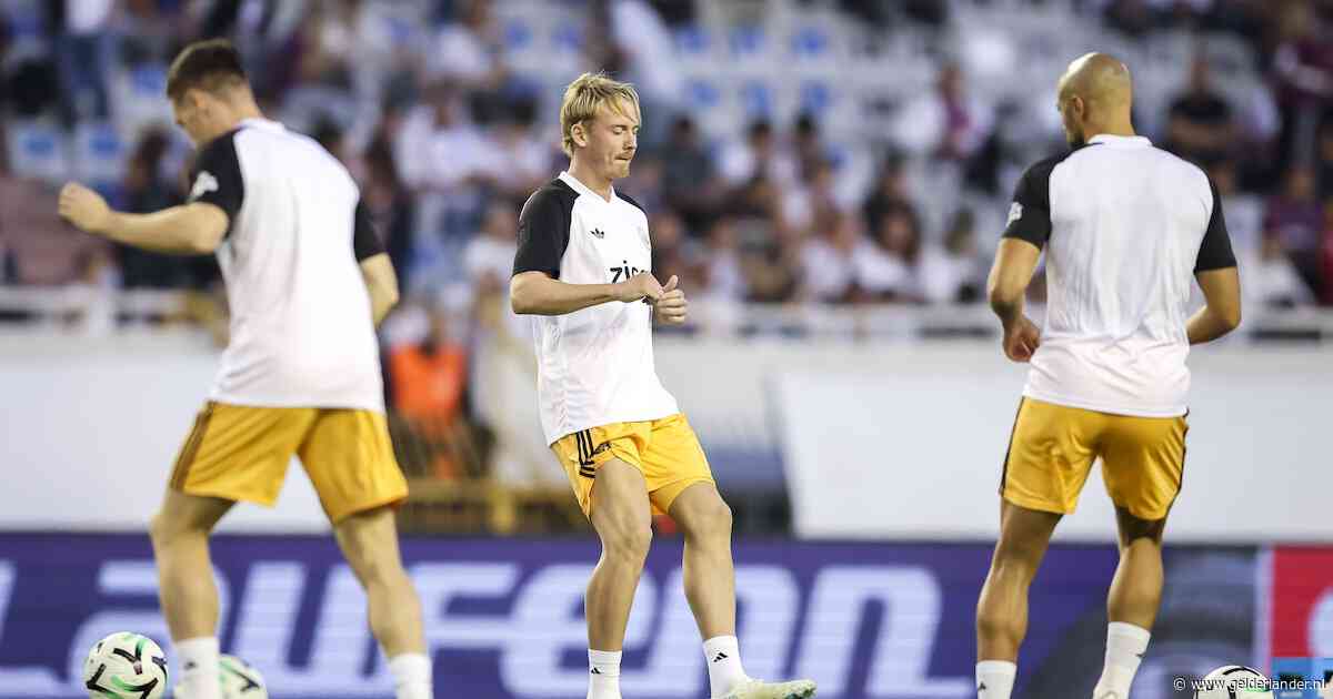 Ajax met Ouazane en nieuwe backs op bezoek in Kroatië: dit is de opstelling