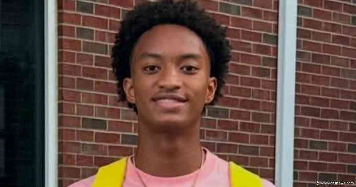Friends suspected something was wrong when Nolan Wells vanished, chats show