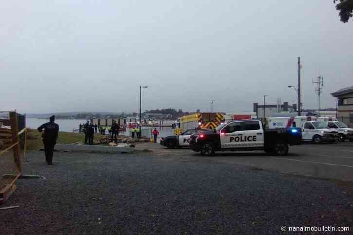 Police investigating after vehicle found submerged in ocean in Victoria