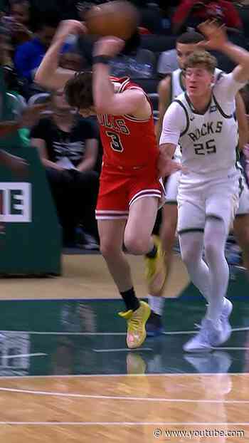 Ridiculous, no look DIME from Giddey