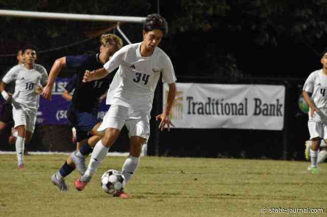 Great Crossing jumps out to early lead, beats Franklin County in boys district soccer tournament