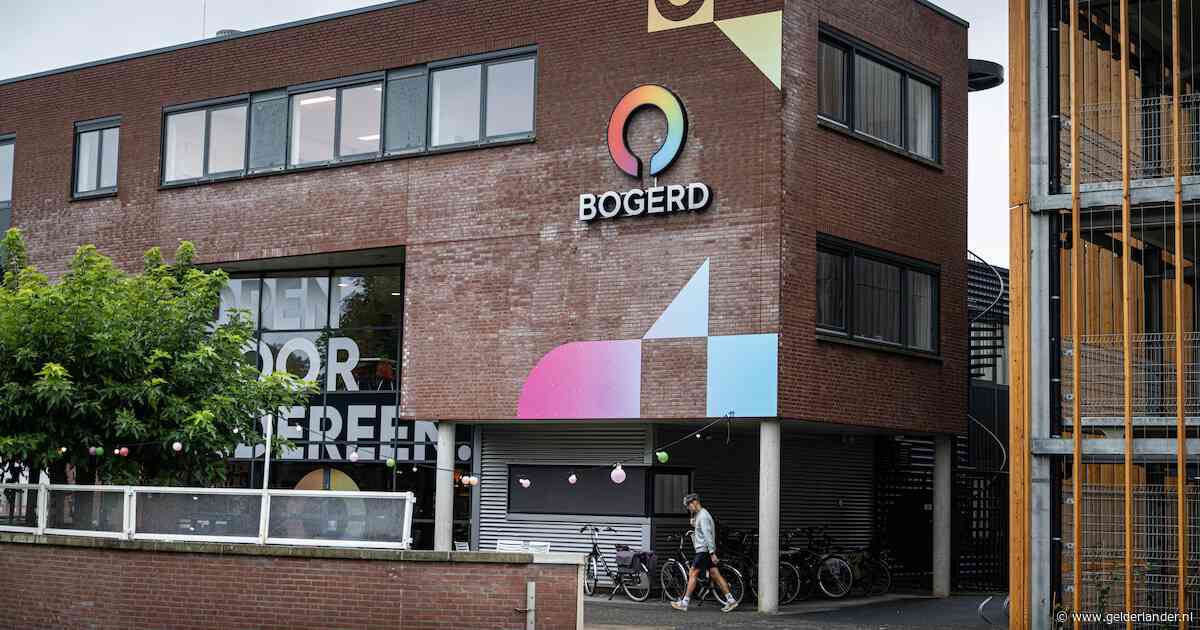 Vrouw die ton van dorpscentrum wegsluist niet vervolgd: ‘Ga maar lekker stelen, dat mag in Nederland’