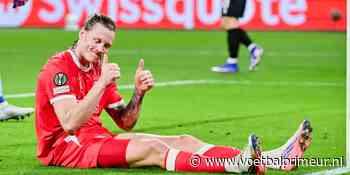 FC Twente viert Europees jubileum met driepunter na curieuze rode kaart