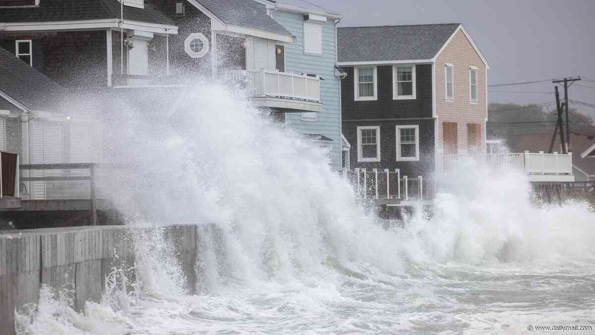 Millions could face powerful hybrid cyclone off East Coast in just days, forecast models suggest