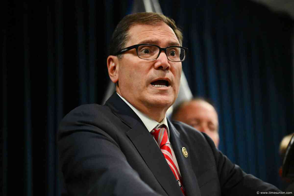 Man extradited to Albany in alleged plot to sell US tech to Russia