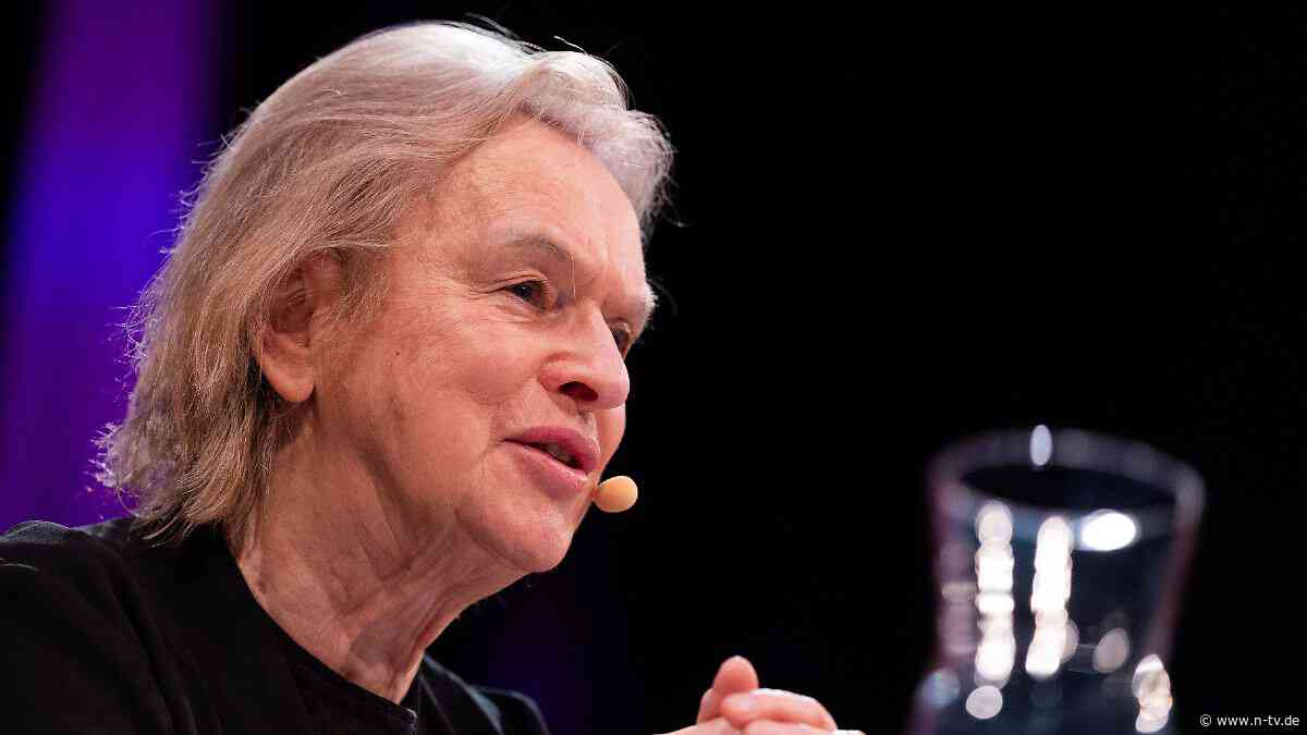 Auftritt abgesagt : Elke Heidenreich muss operiert werden 