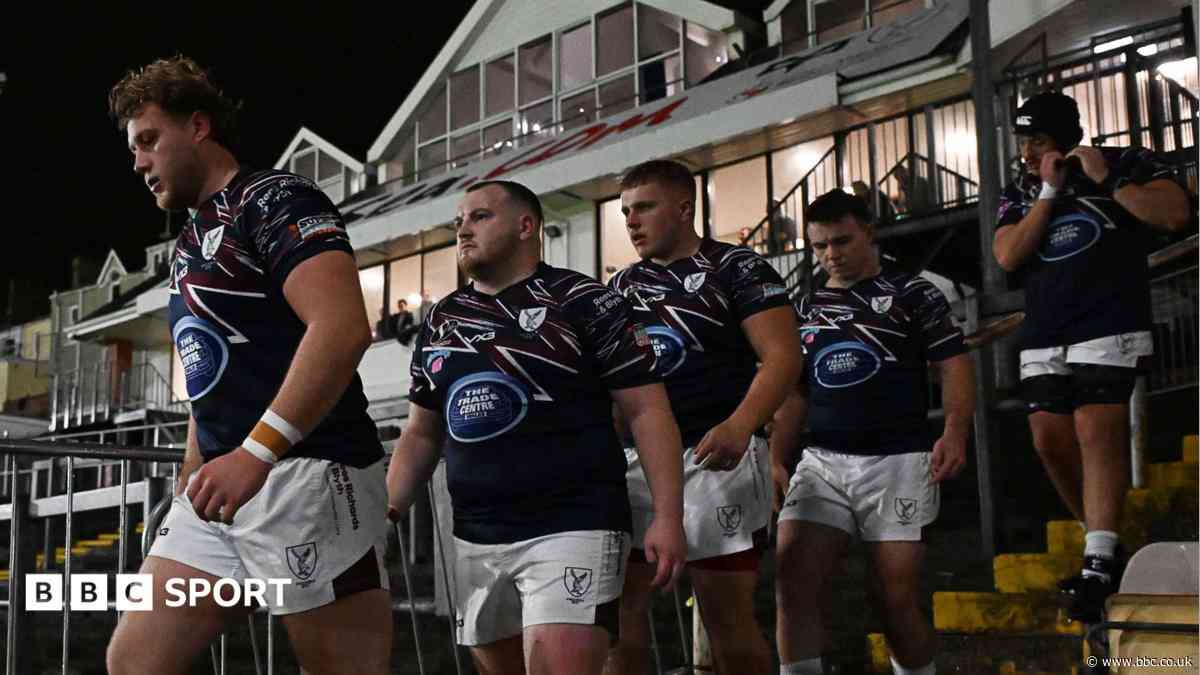 Swansea celebrate first season win at new St Helen’s
