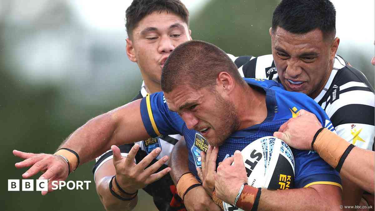 Leeds Rhinos bring in prop Greig