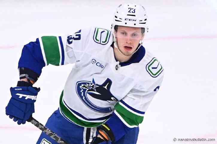 Tkachuk nets 3 as Florida Panthers rally to edge Vancouver Canucks 3-2