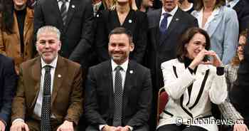 Parti Québécois MNAs sworn in as party prepares to form minority government