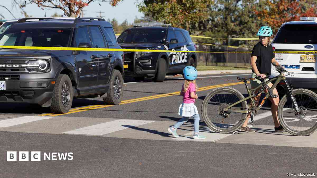 Three children and teacher killed by 16-year-old at Oregon primary school