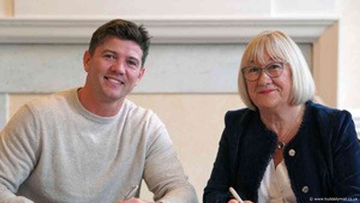 Mayor signs landmark housing agreement to boost regeneration