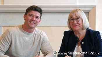 Mayor signs landmark housing agreement to boost regeneration