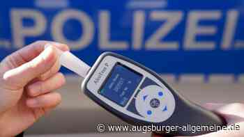 Mit 1,3 Promille auf Auto aufgefahren: 60-Jährige baut Unfall in Augsburg