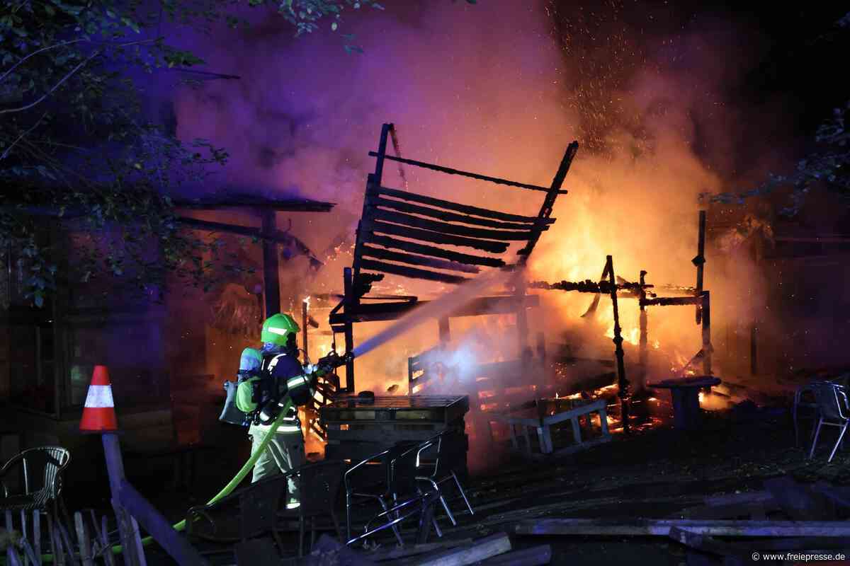 Unbekannte zünden Spielplatz auf dem Chemnitzer Sonnenberg an – Feuerwehr verhindert Übergreifen der Flammen