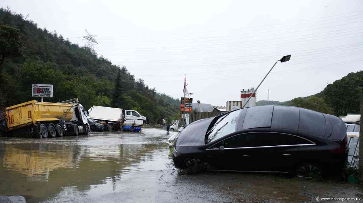 Turkey issues 'stay home' warning after three deaths