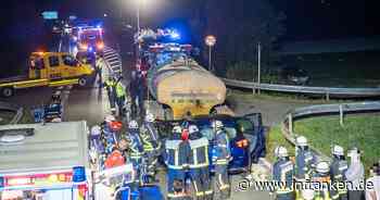 Kreis Bamberg: Frau bei Unfall schwer verletzt - Auto prallt in Gülle-Anhänger