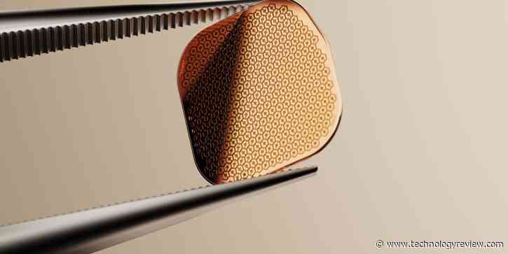 This implant can restore sight for patients with macular degeneration