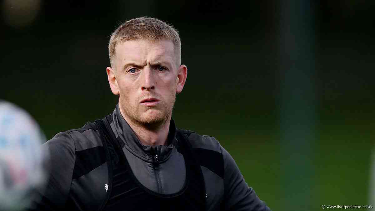 Jordan Pickford put on notice as Everton star told his spot is wanted - 'We're all men'