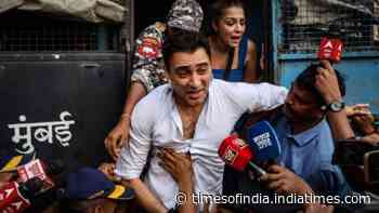Imran Khan was trying to get an Indian passport, was frustated to not be able to vote in India