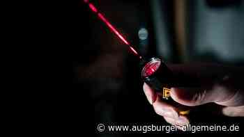 Jugendliche blenden in Augsburg Polizeibeamte mit Laser