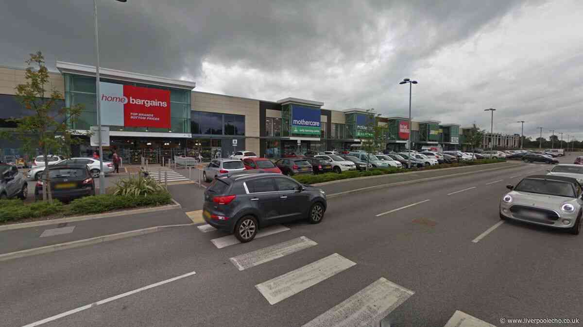 Stern warning as 'hundreds' feared to be heading to Warrington retail park