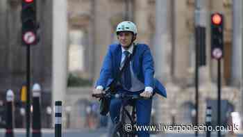 Lawyer settles debate on whether cyclists are allowed to go through red lights