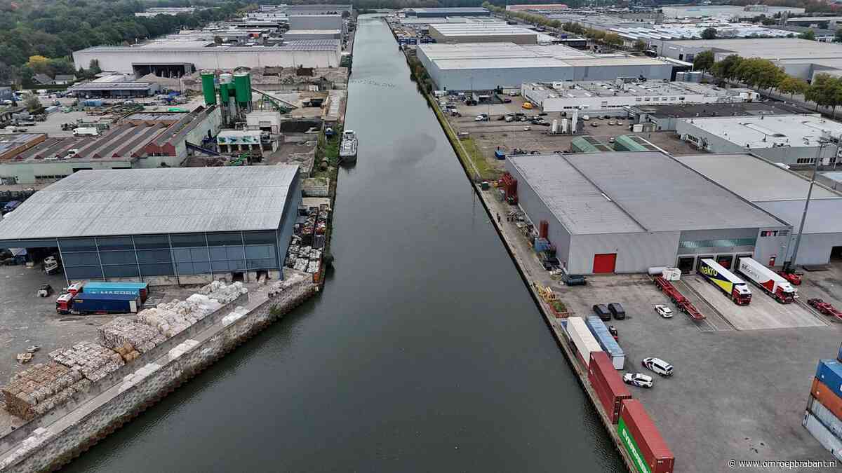 Dode gevonden in water Tilburg, politie doet onderzoek