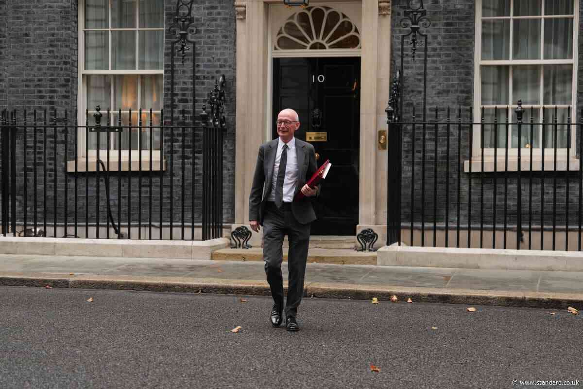 Fact check: Employment rate and Labour’s asylum hotels record