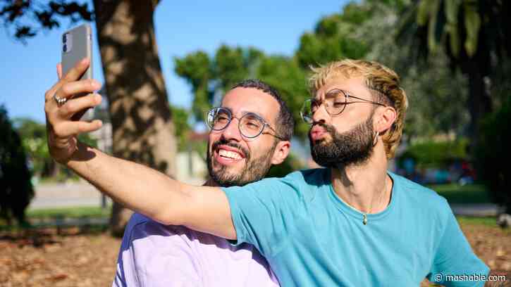 AdultFriendFinder vs. Sniffies: Whats the better site for hooking up?