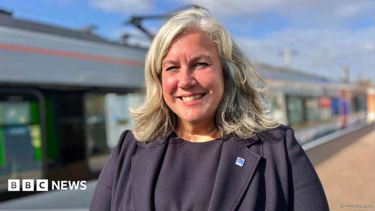 EMR services 'unacceptable', says transport secretary