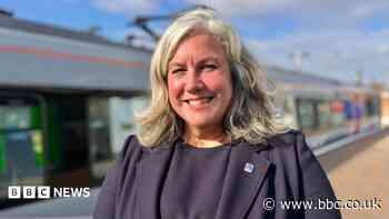 EMR services 'unacceptable', says transport secretary