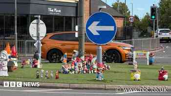 Council to monitor 'Gnome-man's land' roundabout