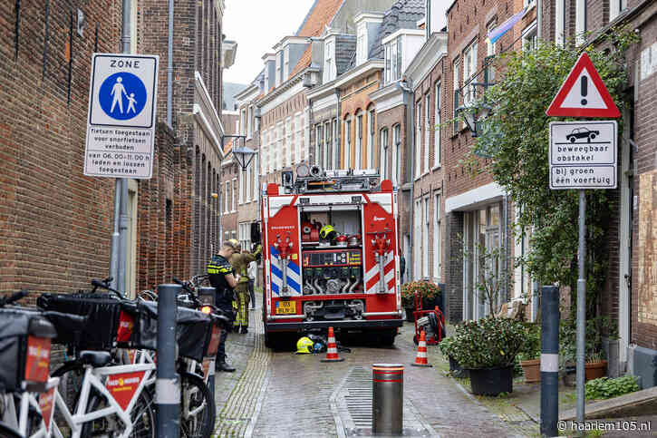 Pan vat vlam in keuken aan Frankestraat in binnenstad Haarlem