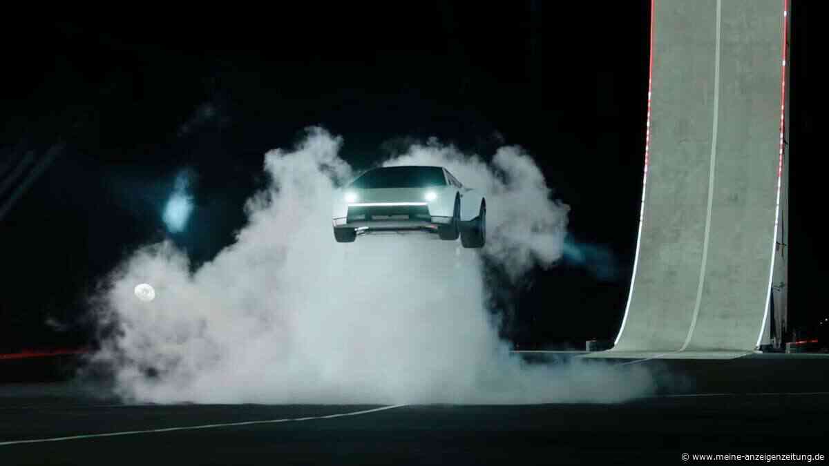 Elon Musk lässt den neuen Tesla Roadster einfliegen
