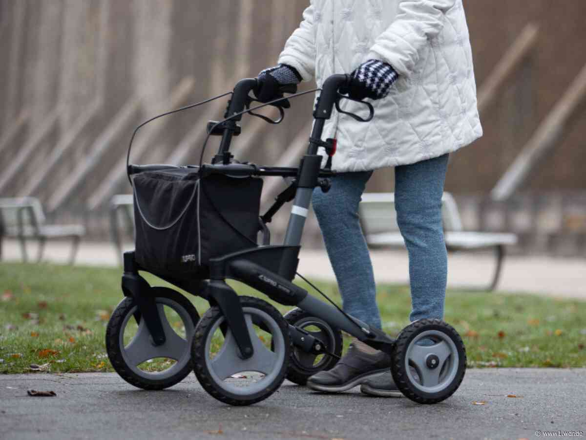 Hilfsbereite Frauen als Diebe, die Seniorin bestehlen?