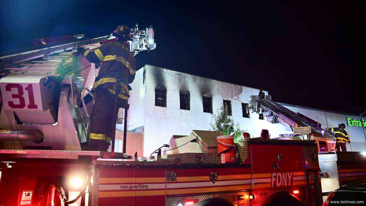 FDNY takes on two-alarm blaze at vacant West Farms commercial building