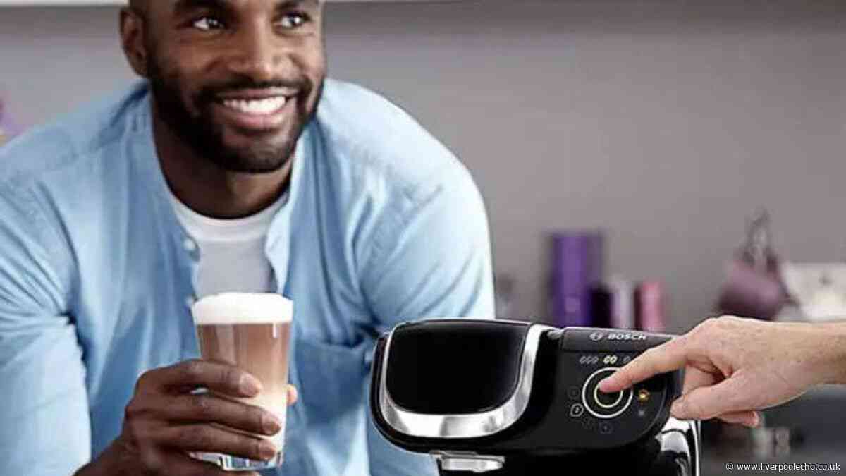 Huge £66 off coffee machine deal swaps costly takeaways for 'amazing' home brews