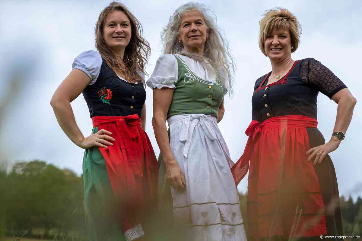 Schneiderin bringt Erzgebirgs-Dirndl auf den Markt