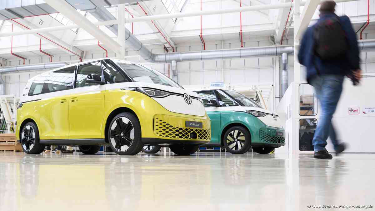 VW-Markenchef Schäfer: „ID.Buzz ist zu teuer“ - Wolfsburger Plattform soll helfen