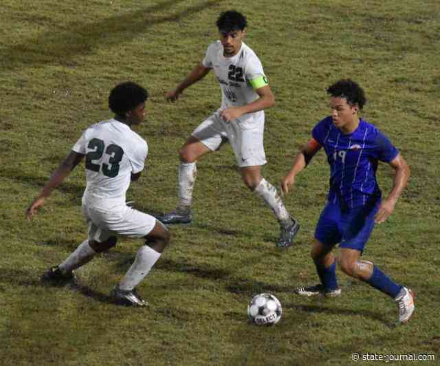 Frankfort’s boys soccer team beats Western Hills in overtime to reach district title game