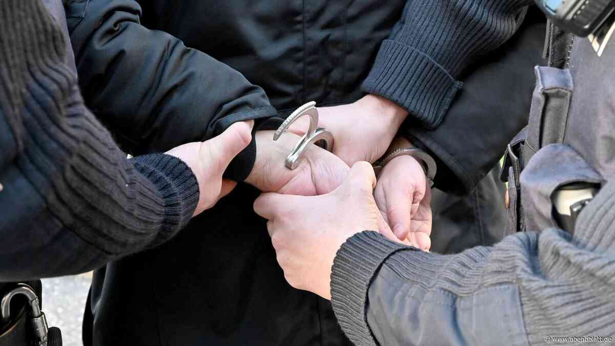 Mann (21) tritt, schlägt und würgt Frau (58) in Harburg bis zur Bewusstlosigkeit