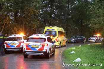 Vrouw gewond bij val met schakelbrommer, traumahelikopter opgeroepen