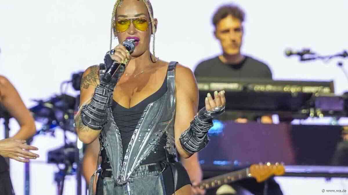 Sarah Connor sprengt das Netz: Hier trägt sie fast nichts