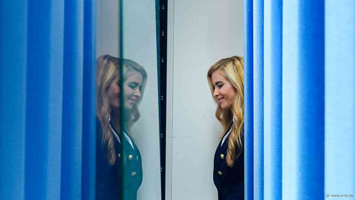 Spicer, Leavitt, Zacharia: Trump und seine Sprachrohre - Meister "alternativer Fakten"