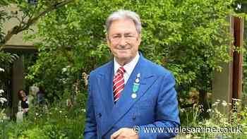 Alan Titchmarsh names one tree every garden should have that bursts with autumn colour