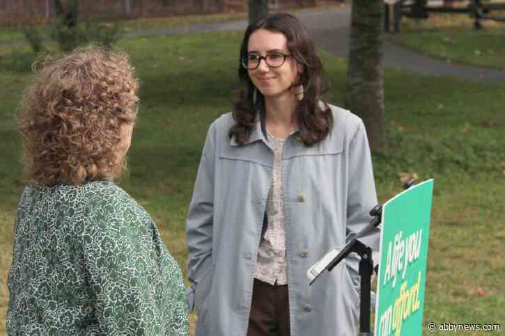 Grand Chief Stewart Philip endorses Greens’ leader