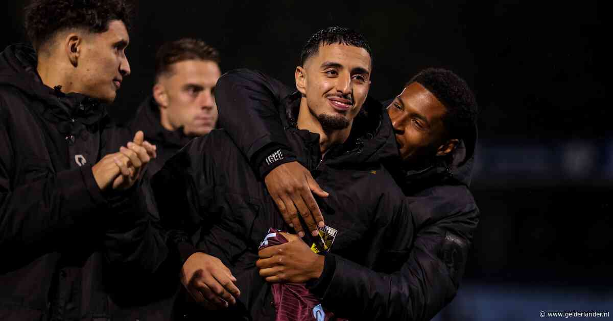 Als de rook is verdwenen, beslist één vrije trap: Bannis is zo het goudhaantje van Vitesse