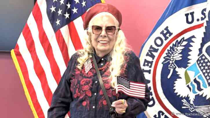 Canadian singer Joni Mitchell officially becomes American citizen after 62-year journey